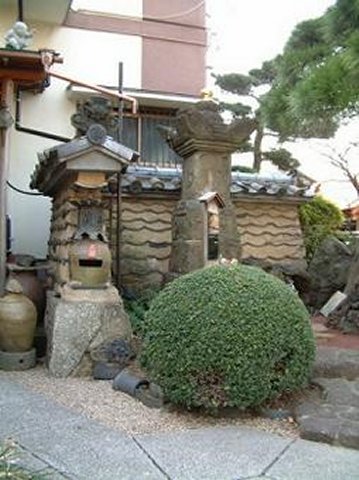 武田信玄小田原城攻めの戦死者供養塔